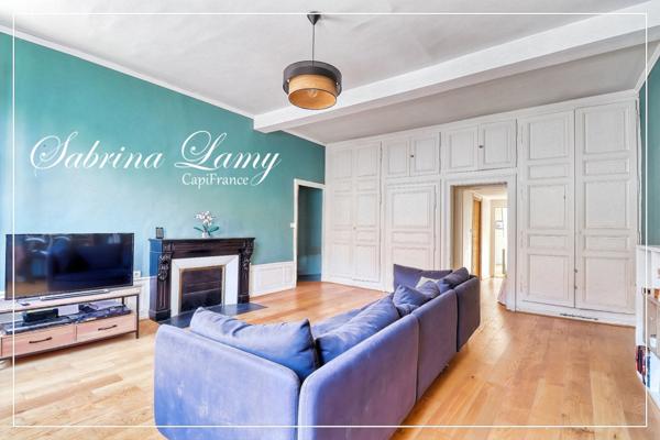 Vente Appartement / Maison Triplex au Centre de Vertus-3 chambres-type 5-cour