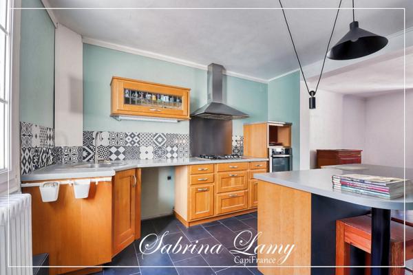 Vente Appartement / Maison Triplex au Centre de Vertus-3 chambres-type 5-cour