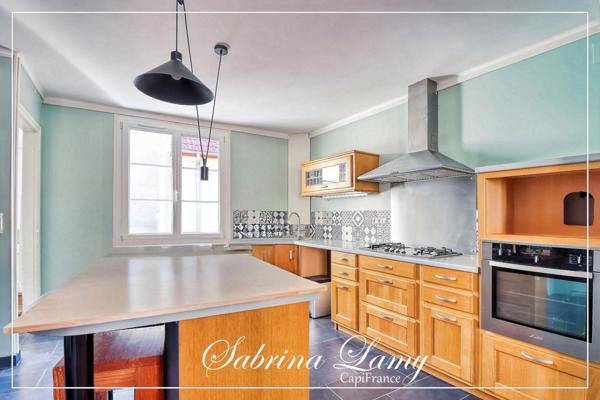 Vente Appartement / Maison Triplex au Centre de Vertus-3 chambres-type 5-cour