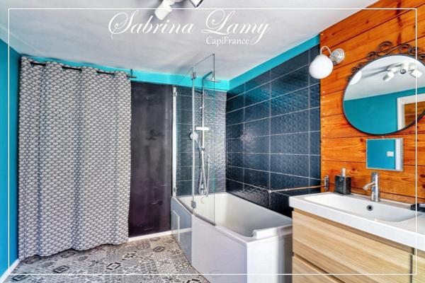 Vente Appartement / Maison Triplex au Centre de Vertus-3 chambres-type 5-cour