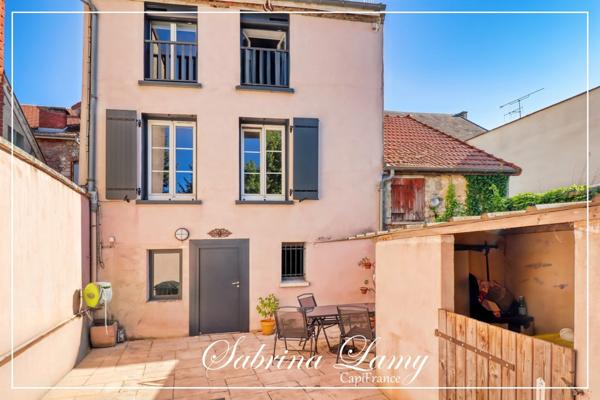 Vente Appartement / Maison Triplex au Centre de Vertus-3 chambres-type 5-cour