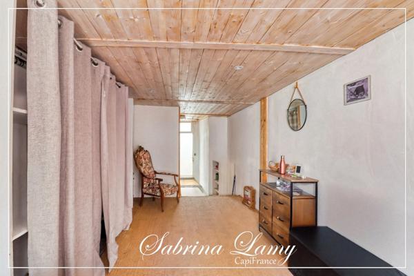 Vente Appartement / Maison Triplex au Centre de Vertus-3 chambres-type 5-cour