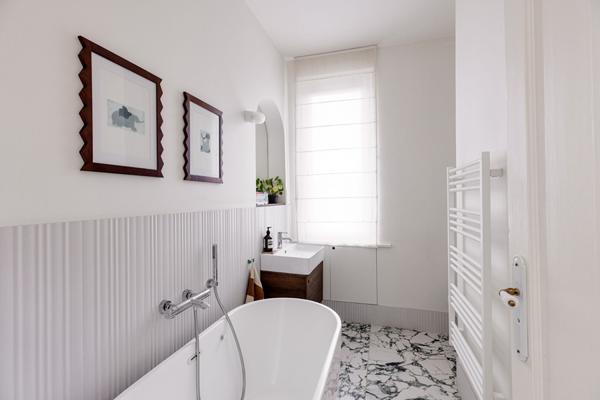 Maison élégamment rénovée avec terrasse et jardin