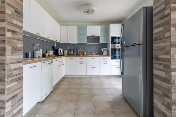 Carnoux-en-Provence (13470) VILLA - T4 - 130M2 - GARAGE - PISCINE - STATIONNEMENTS