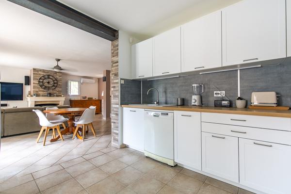 Carnoux-en-Provence (13470) VILLA - T4 - 130M2 - GARAGE - PISCINE - STATIONNEMENTS