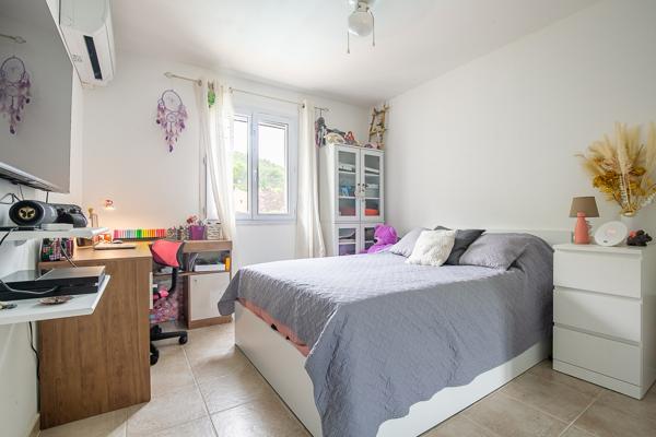 Carnoux-en-Provence (13470) VILLA - T4 - 130M2 - GARAGE - PISCINE - STATIONNEMENTS