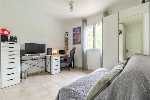 Carnoux-en-Provence (13470) VILLA - T4 - 130M2 - GARAGE - PISCINE - STATIONNEMENTS