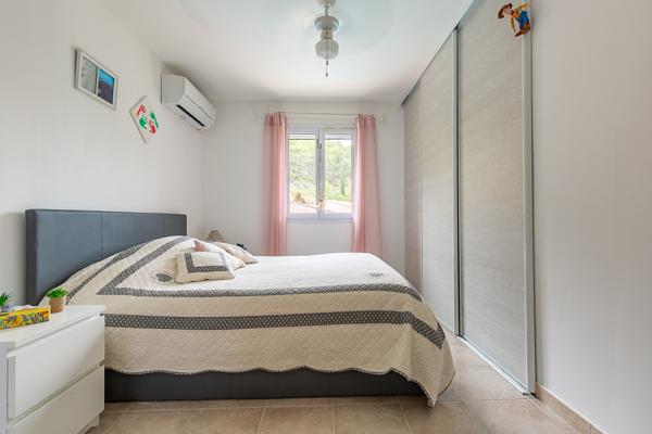 Carnoux-en-Provence (13470) VILLA - T4 - 130M2 - GARAGE - PISCINE - STATIONNEMENTS