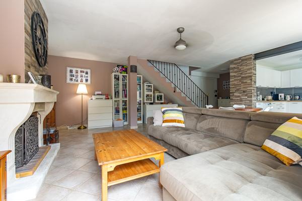 Carnoux-en-Provence (13470) VILLA - T4 - 130M2 - GARAGE - PISCINE - STATIONNEMENTS