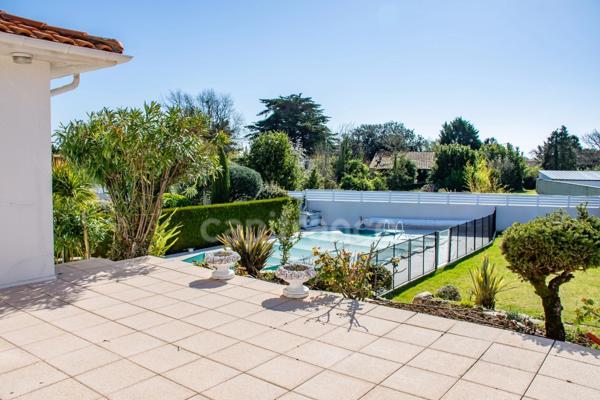 VAUX-SUR-MER – MAISON 160 M² AVEC PISCINE, À PROXIMITÉ DE PONTAILLAC