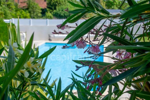 VAUX-SUR-MER – MAISON 160 M² AVEC PISCINE, À PROXIMITÉ DE PONTAILLAC