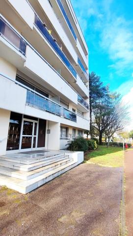 APPARTEMENT 3 PIECES - ETAGE ET BALCON, CAVE ET PARKING
