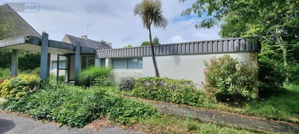 Local commercial à vendre à Auray dans le Morbihan (56400), ref : 56013-843