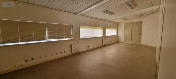 Local commercial à vendre à Auray dans le Morbihan (56400), ref : 56013-843