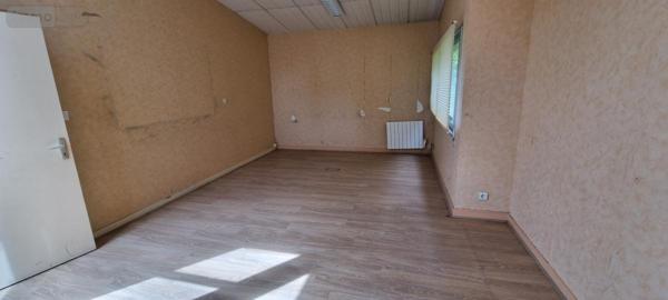 Local commercial à vendre à Auray dans le Morbihan (56400), ref : 56013-843