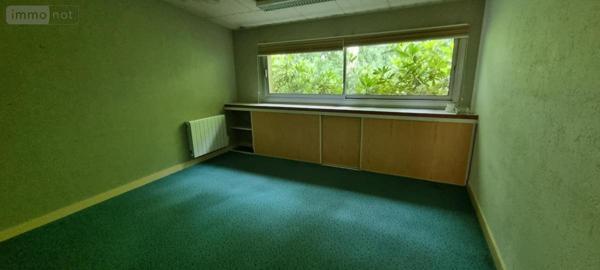 Local commercial à vendre à Auray dans le Morbihan (56400), ref : 56013-843