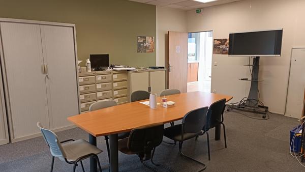 Local commercial de 150m² avec vitrine