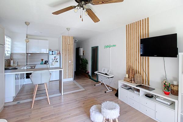 A VENDRE EN EXCLUSIVITÉ ! Studio meublé à Draguignan avec PARKING et TERRASSE