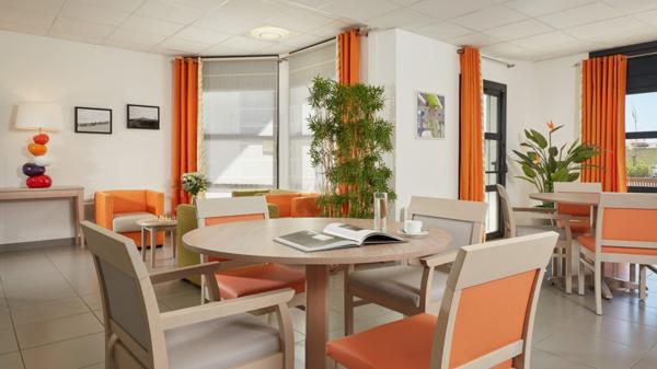 INVESTISSEMENT LOCATIF  Perpignan  Résidence Seniors Les Girandières  5,48 % de rentabilité