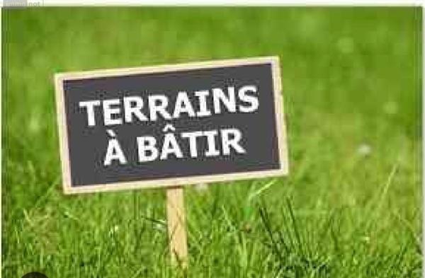 Terrain  constructible et divisible 3090m2
