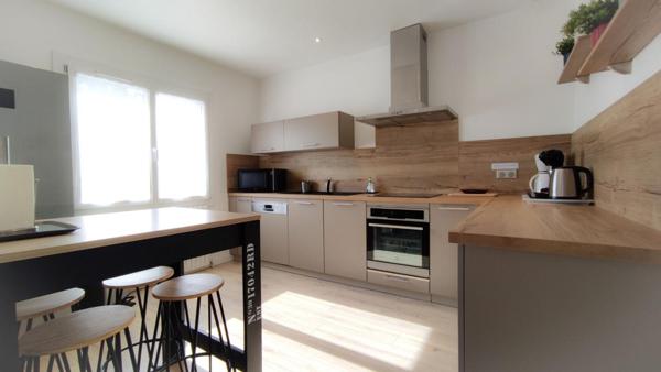 Grande Maison avec 2 appartements et garage La Londe Les Maures 184 m2/580m²