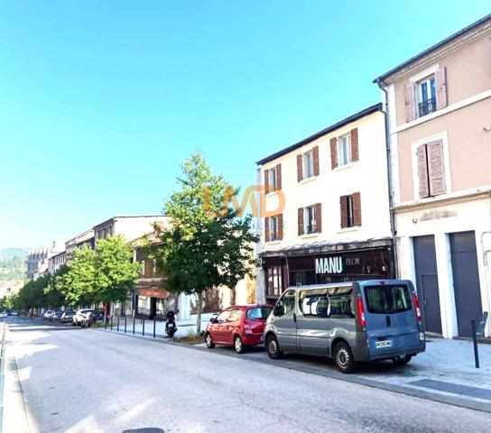 immeuble avec local commercial