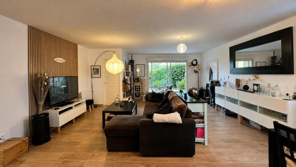 Maison chaleureuse et soigneusement aménagée