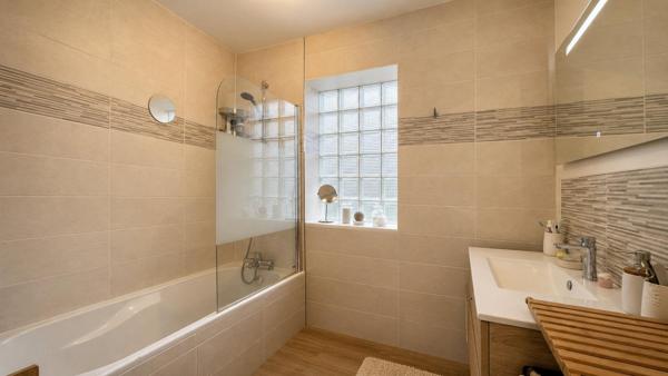 Maison chaleureuse et soigneusement aménagée