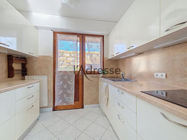 Lumineux T2 traversant avec Cave !