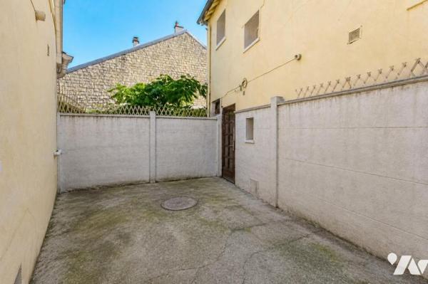 Petit immeuble de rapport en monopropriété - 5 Lots d'habitation - 86m2 