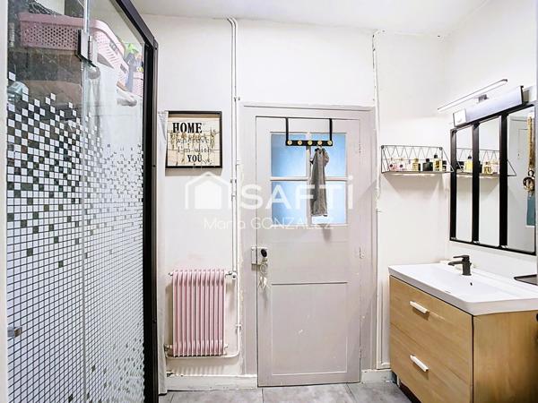 Maison de ville à proximité des commodités à pied