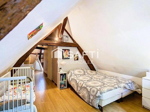 Maison de ville à proximité des commodités à pied