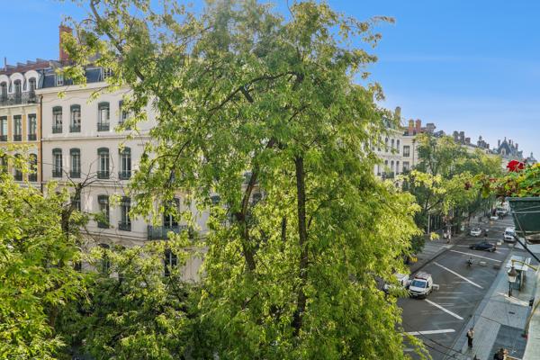 Lyon 1er Entre Hotel de Ville et Cordeliers .Appartement familial avec 4 chambres