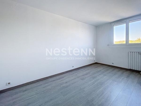 À vendre : T3 avec balcon, vue dégagée et parking à Chilly-Mazarin