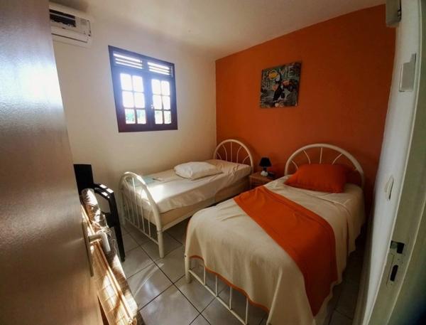 3 villas ou Gites à vendre à ANSE BERTRAND (971),piscine, 2000M2 terrain, proches plages