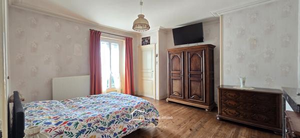 Maison de caractère 19ème siècle - 234m2 - terrain 1320m2 Lusignan (86600)