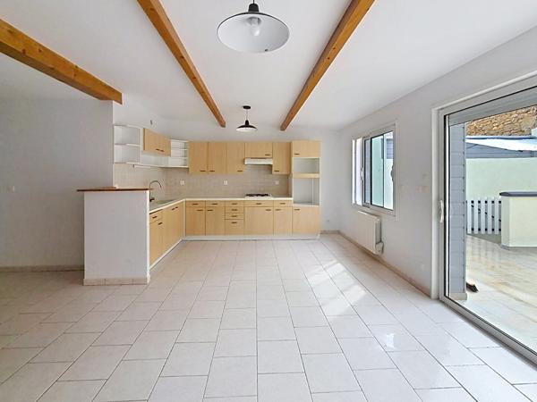 Maison Doue En Anjou 4 pièce(s) 106 m2