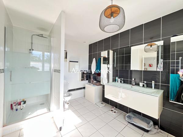 Buxerolles - Confortable maison de type 7 , Buxerolles