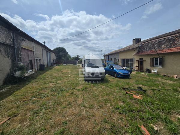 Maison à restaurer avec grandes dépendances