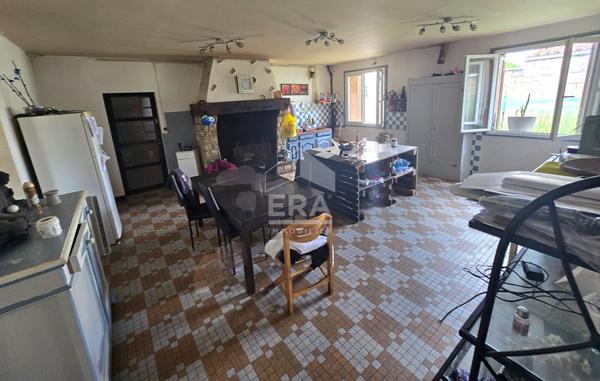 Maison à restaurer avec grandes dépendances
