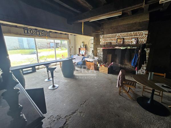 Maison à restaurer avec grandes dépendances