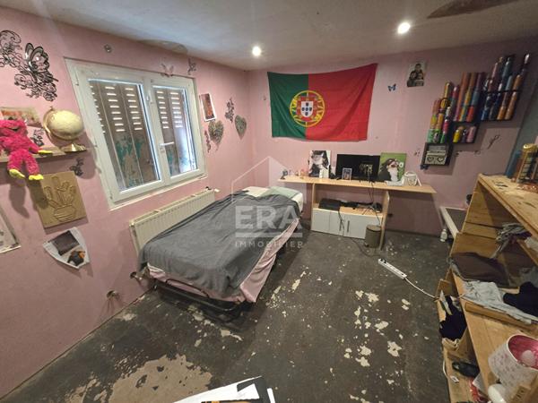 Maison à restaurer avec grandes dépendances