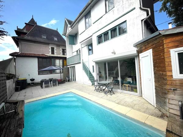 Maison atypique dans quartier recherché de Salies de Béarn