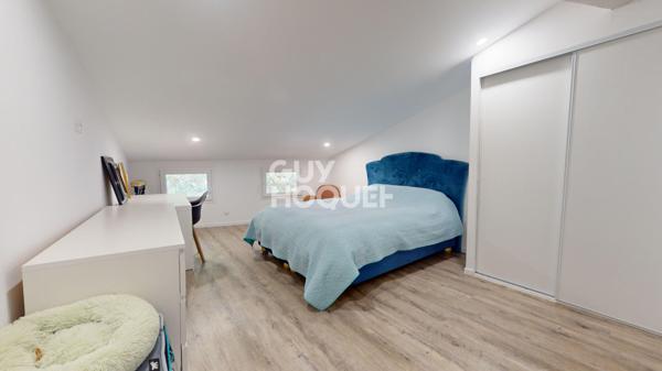 Carpentras, appartement comme une maison de ville (245 m² Carrez) entièrement rénové avec extérieurs