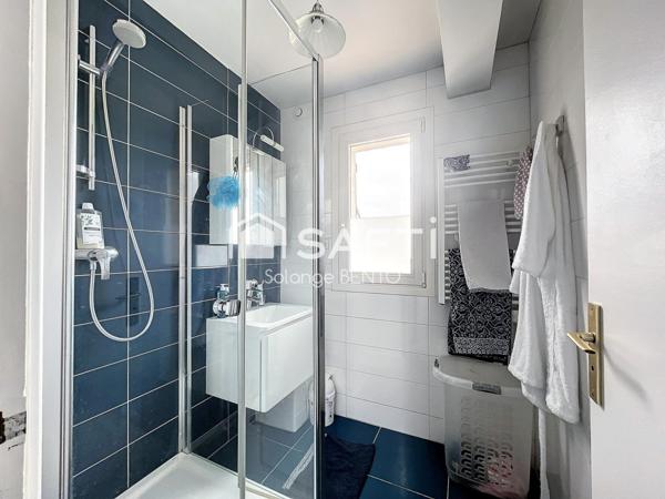 TRES BELLE MAISON FAMILIALE