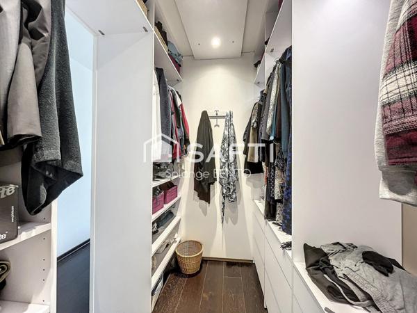 TRES BELLE MAISON FAMILIALE