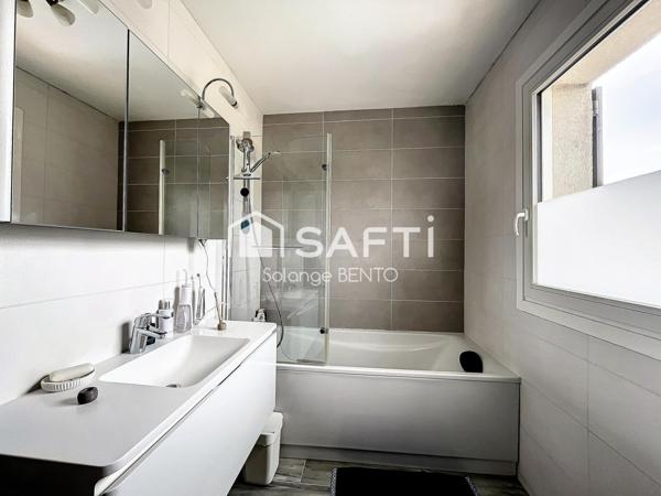 TRES BELLE MAISON FAMILIALE