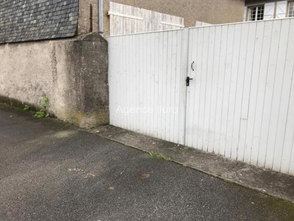 Garage - Oloron-sainte-marie - Réf.:204413 GARAGE DE 24 M² - QUARTIER STE MARIE - DISPONIBLE