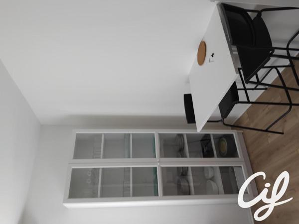 Appartement T2 NANTES Champ de Mars - 49.01 m2  940 Euros