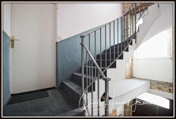 LE VIVIER SUR MER - Centre. Immeuble de rapport 3 appartements de 39 m² / 32 m² / 42 M². Terrain 173 m²